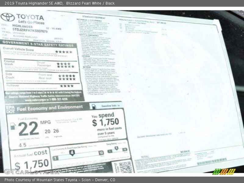 Blizzard Pearl White / Black 2019 Toyota Highlander SE AWD