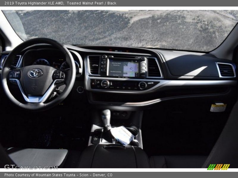Toasted Walnut Pearl / Black 2019 Toyota Highlander XLE AWD