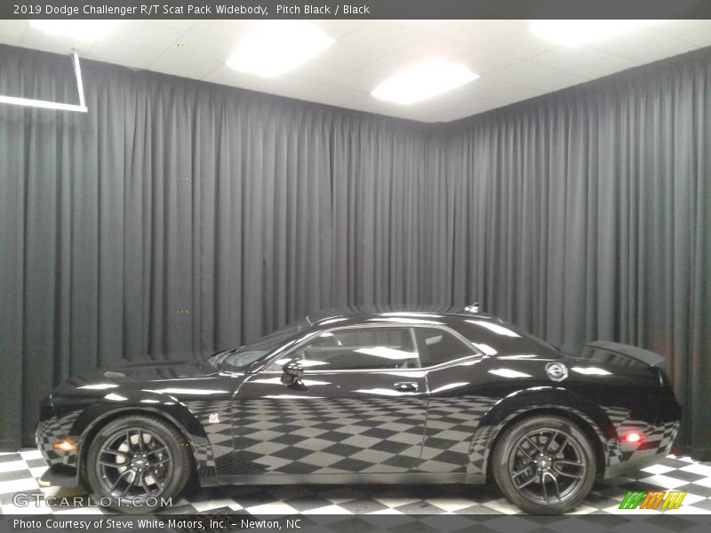 Pitch Black / Black 2019 Dodge Challenger R/T Scat Pack Widebody