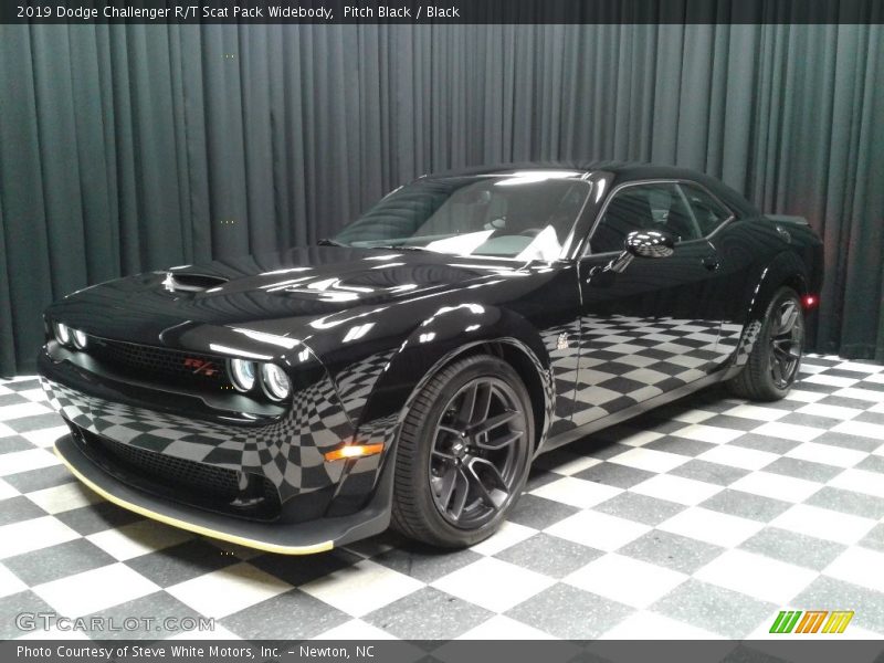 Pitch Black / Black 2019 Dodge Challenger R/T Scat Pack Widebody