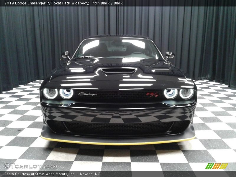 Pitch Black / Black 2019 Dodge Challenger R/T Scat Pack Widebody