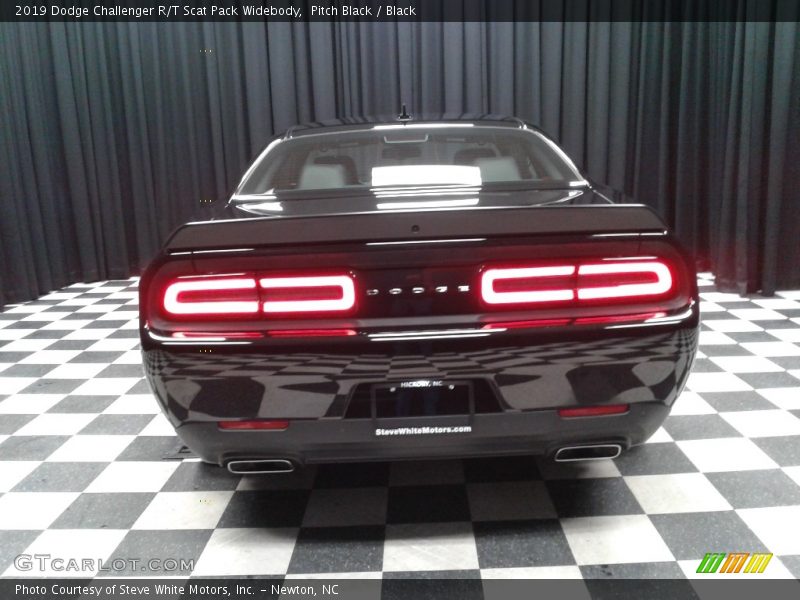 Pitch Black / Black 2019 Dodge Challenger R/T Scat Pack Widebody