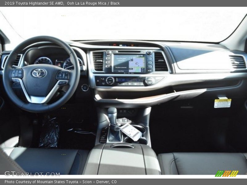 Ooh La La Rouge Mica / Black 2019 Toyota Highlander SE AWD