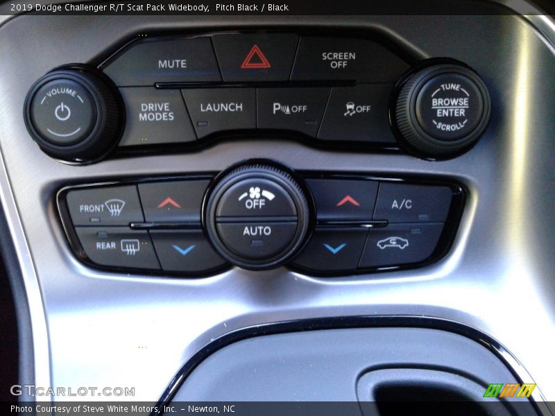 Controls of 2019 Challenger R/T Scat Pack Widebody