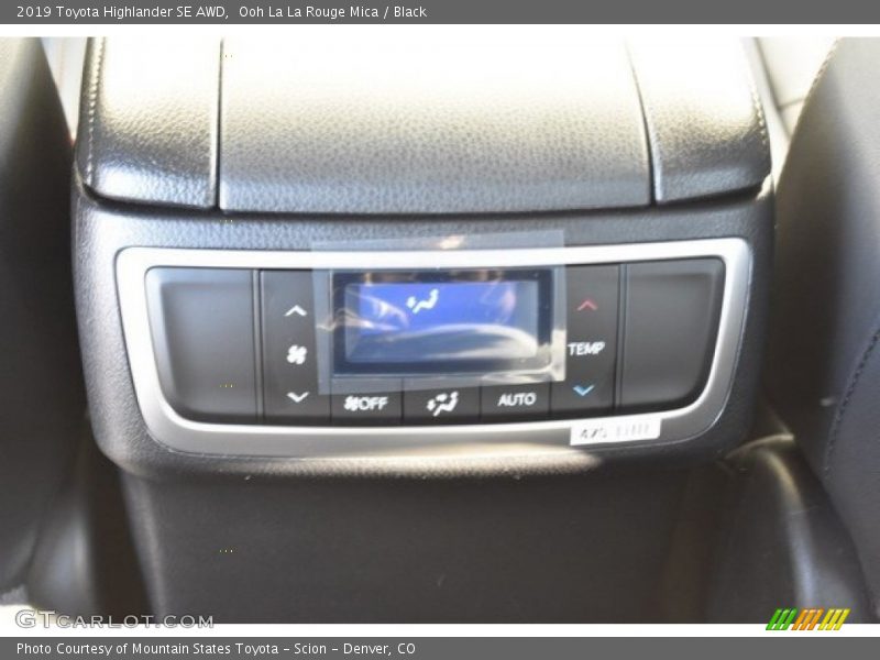 Ooh La La Rouge Mica / Black 2019 Toyota Highlander SE AWD