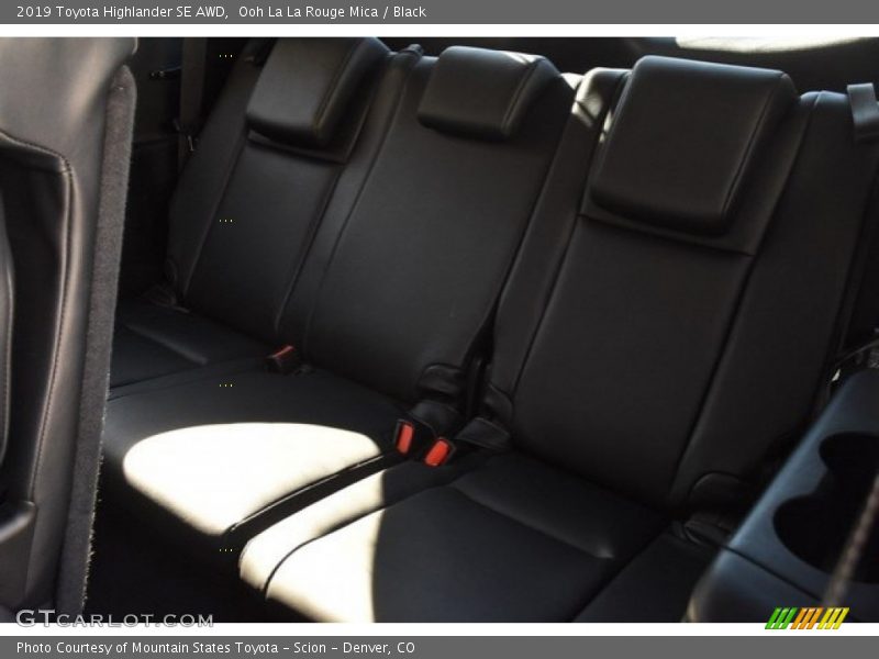 Ooh La La Rouge Mica / Black 2019 Toyota Highlander SE AWD