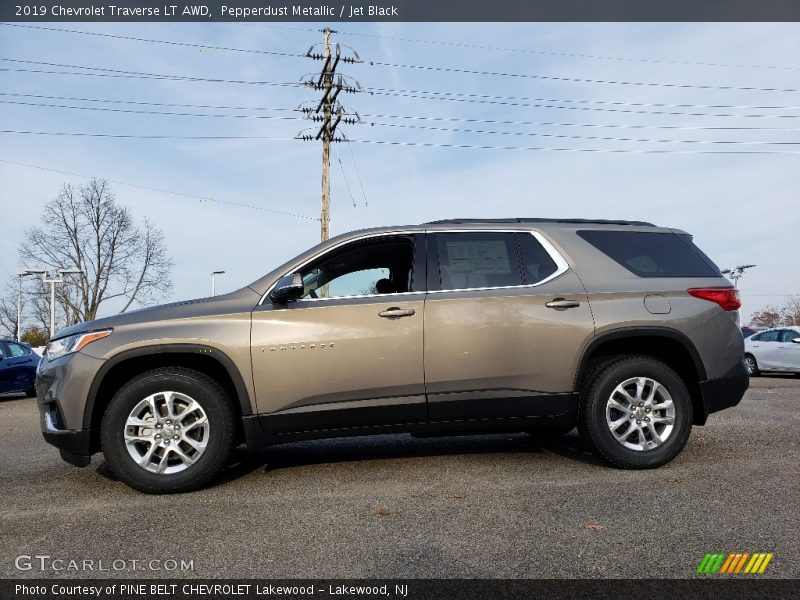 Pepperdust Metallic / Jet Black 2019 Chevrolet Traverse LT AWD