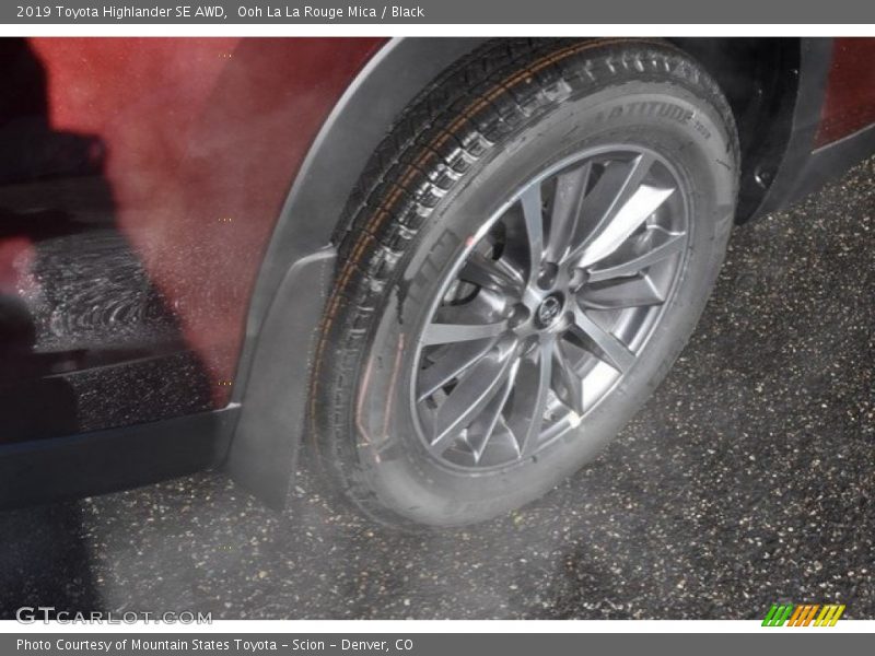 Ooh La La Rouge Mica / Black 2019 Toyota Highlander SE AWD