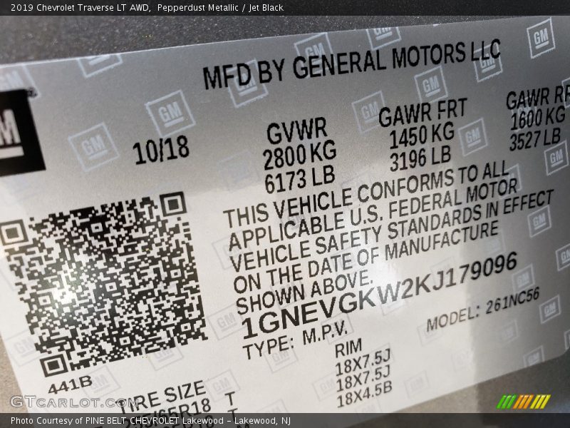 Pepperdust Metallic / Jet Black 2019 Chevrolet Traverse LT AWD