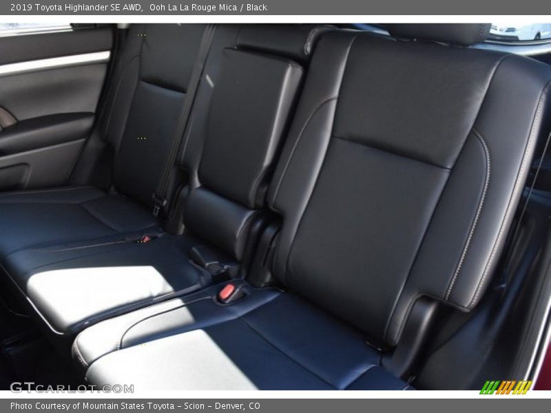 Ooh La La Rouge Mica / Black 2019 Toyota Highlander SE AWD