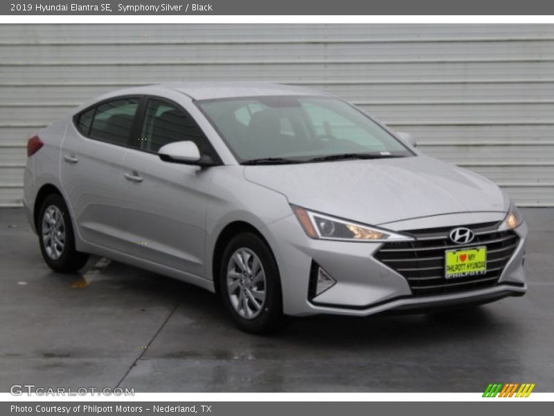Symphony Silver / Black 2019 Hyundai Elantra SE