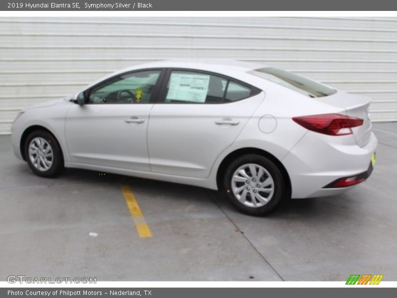 Symphony Silver / Black 2019 Hyundai Elantra SE