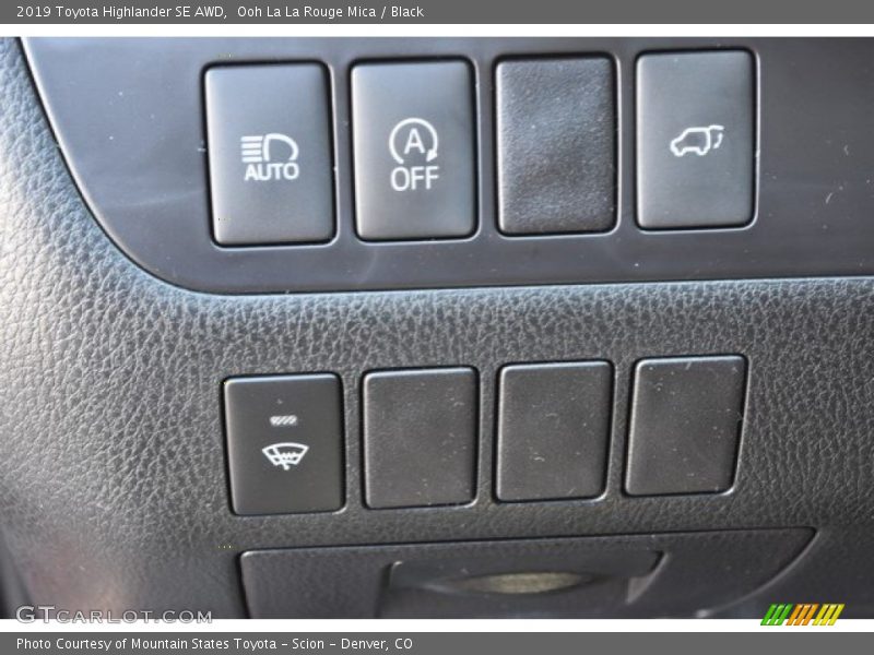 Ooh La La Rouge Mica / Black 2019 Toyota Highlander SE AWD