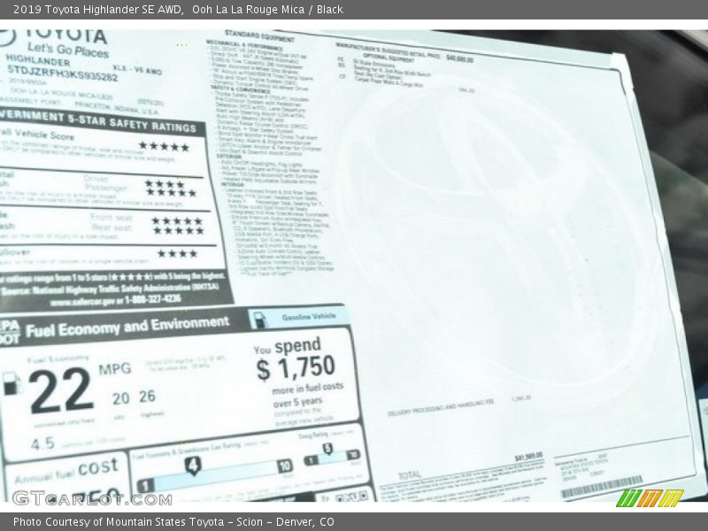 Ooh La La Rouge Mica / Black 2019 Toyota Highlander SE AWD