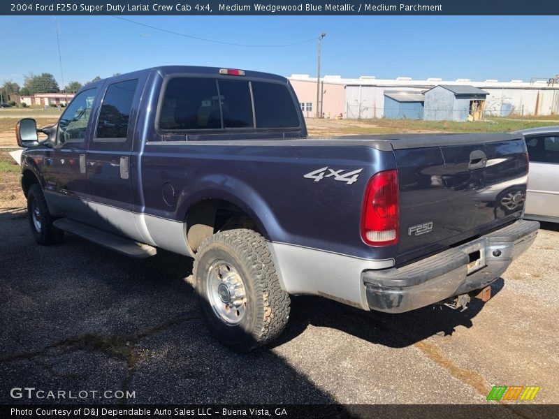 Medium Wedgewood Blue Metallic / Medium Parchment 2004 Ford F250 Super Duty Lariat Crew Cab 4x4