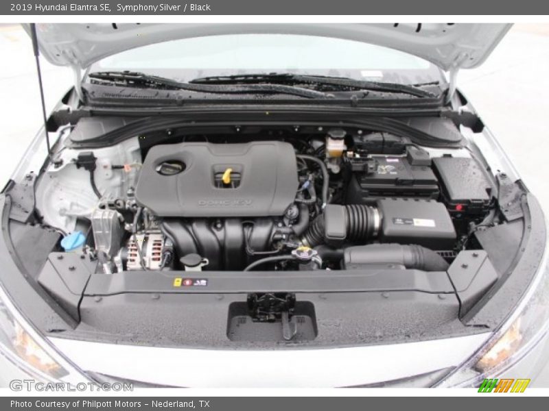 Symphony Silver / Black 2019 Hyundai Elantra SE