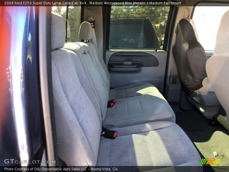 Medium Wedgewood Blue Metallic / Medium Parchment 2004 Ford F250 Super Duty Lariat Crew Cab 4x4