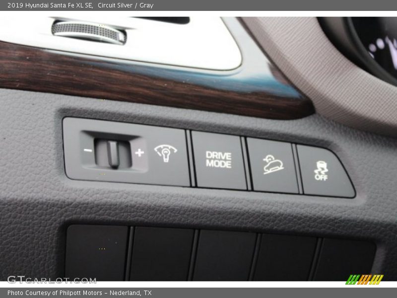 Circuit Silver / Gray 2019 Hyundai Santa Fe XL SE