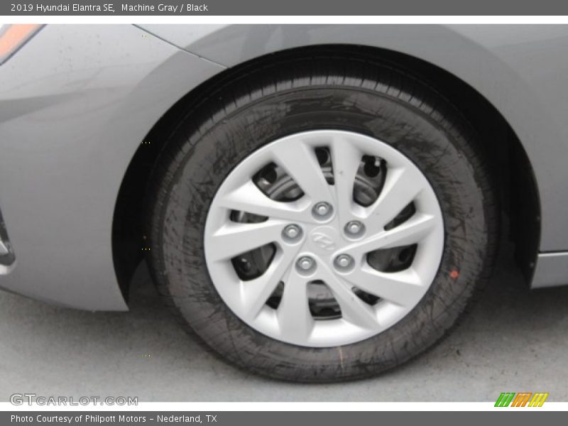 Machine Gray / Black 2019 Hyundai Elantra SE