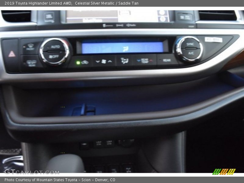 Celestial Silver Metallic / Saddle Tan 2019 Toyota Highlander Limited AWD