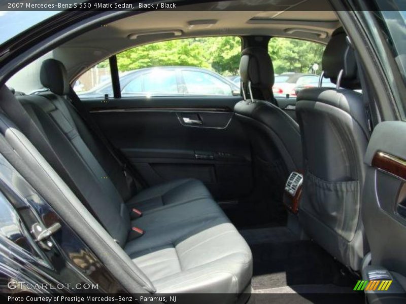 Black / Black 2007 Mercedes-Benz S 550 4Matic Sedan