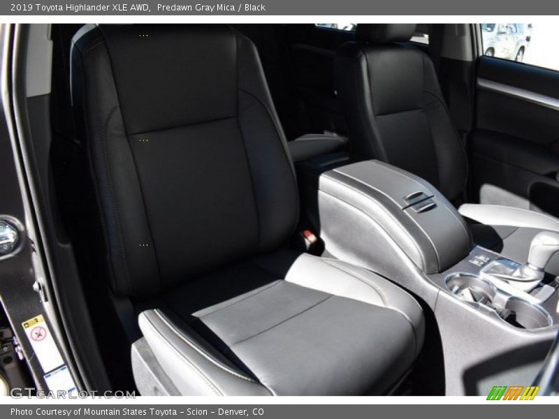 Predawn Gray Mica / Black 2019 Toyota Highlander XLE AWD