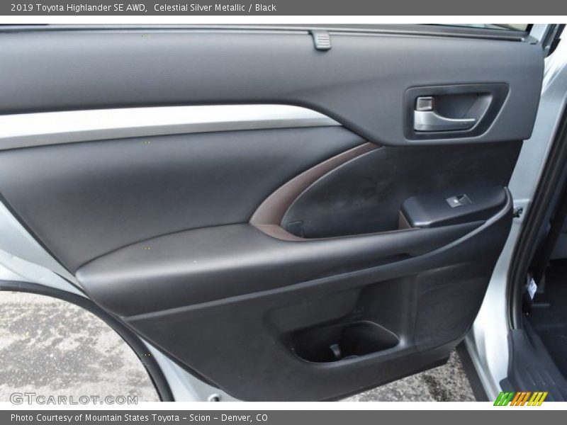 Celestial Silver Metallic / Black 2019 Toyota Highlander SE AWD