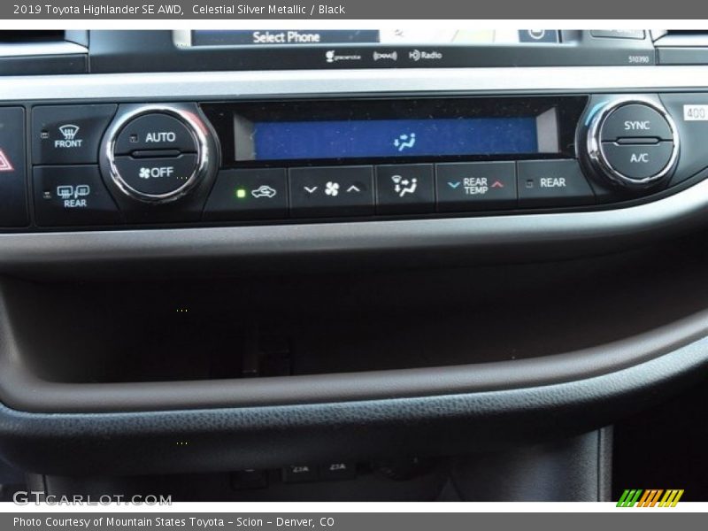 Celestial Silver Metallic / Black 2019 Toyota Highlander SE AWD