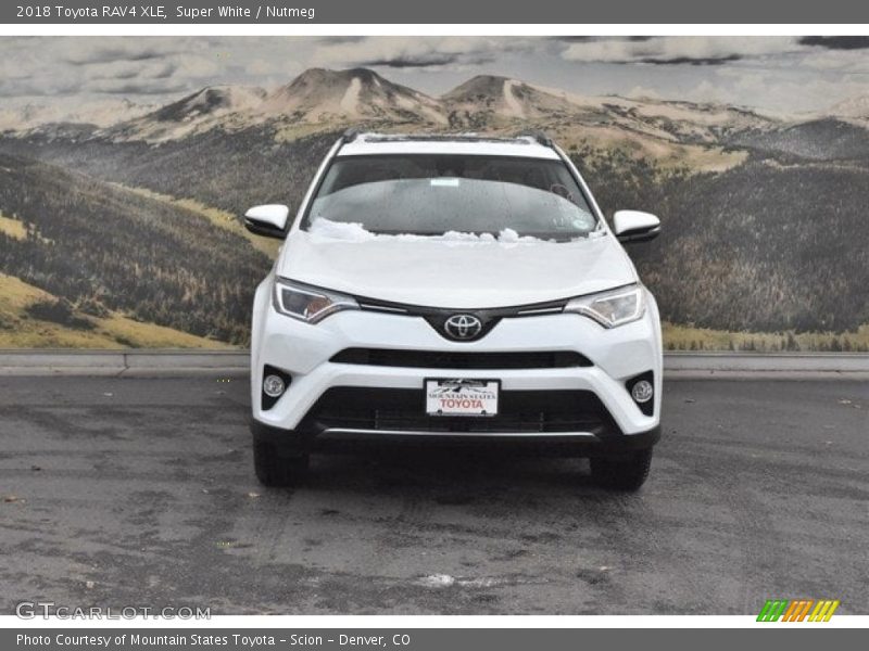 Super White / Nutmeg 2018 Toyota RAV4 XLE