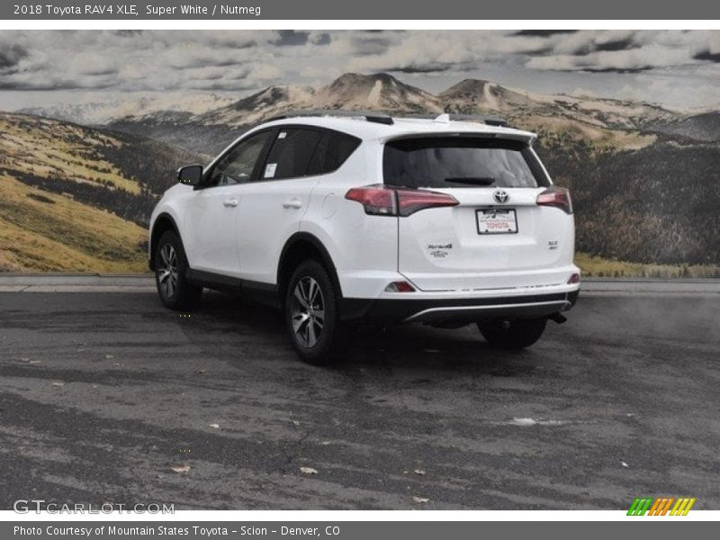 Super White / Nutmeg 2018 Toyota RAV4 XLE