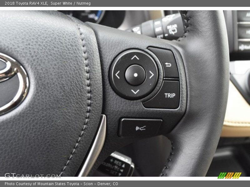 Super White / Nutmeg 2018 Toyota RAV4 XLE