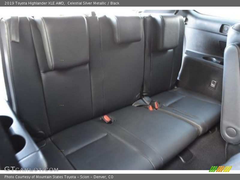Celestial Silver Metallic / Black 2019 Toyota Highlander XLE AWD