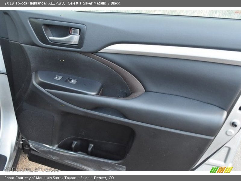 Celestial Silver Metallic / Black 2019 Toyota Highlander XLE AWD