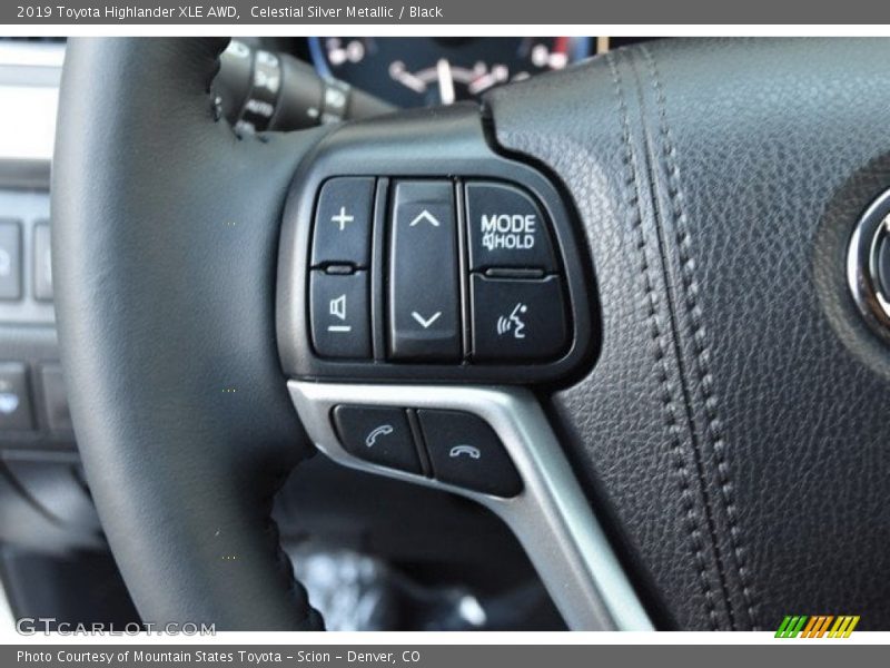 Celestial Silver Metallic / Black 2019 Toyota Highlander XLE AWD