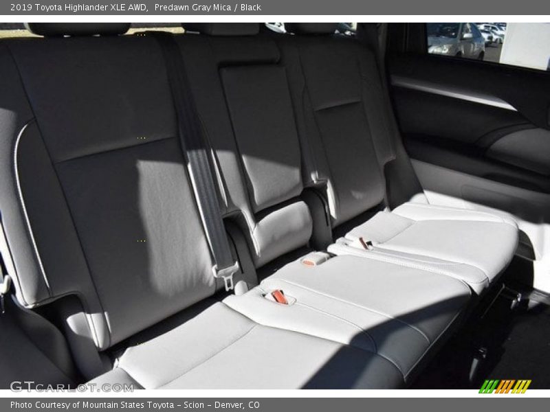 Predawn Gray Mica / Black 2019 Toyota Highlander XLE AWD