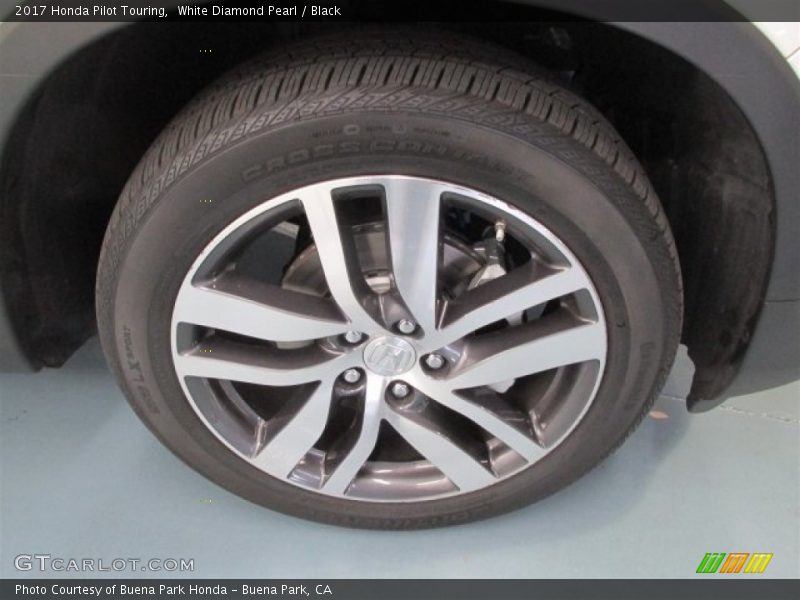 White Diamond Pearl / Black 2017 Honda Pilot Touring