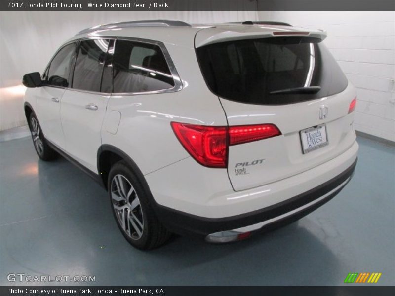 White Diamond Pearl / Black 2017 Honda Pilot Touring