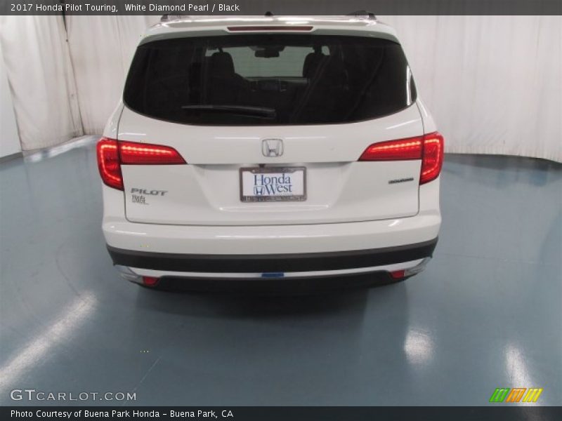 White Diamond Pearl / Black 2017 Honda Pilot Touring