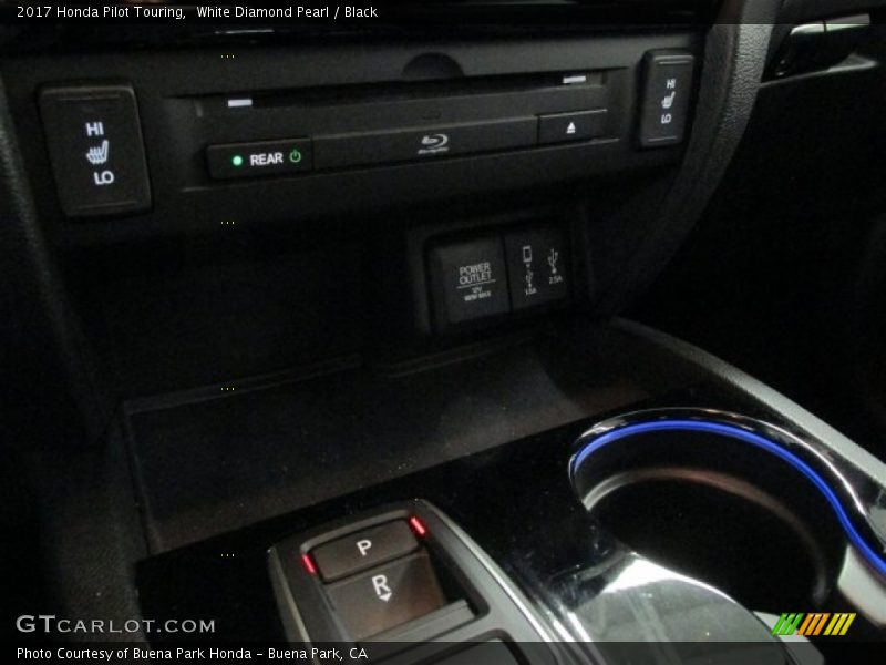 White Diamond Pearl / Black 2017 Honda Pilot Touring