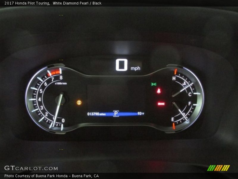 White Diamond Pearl / Black 2017 Honda Pilot Touring