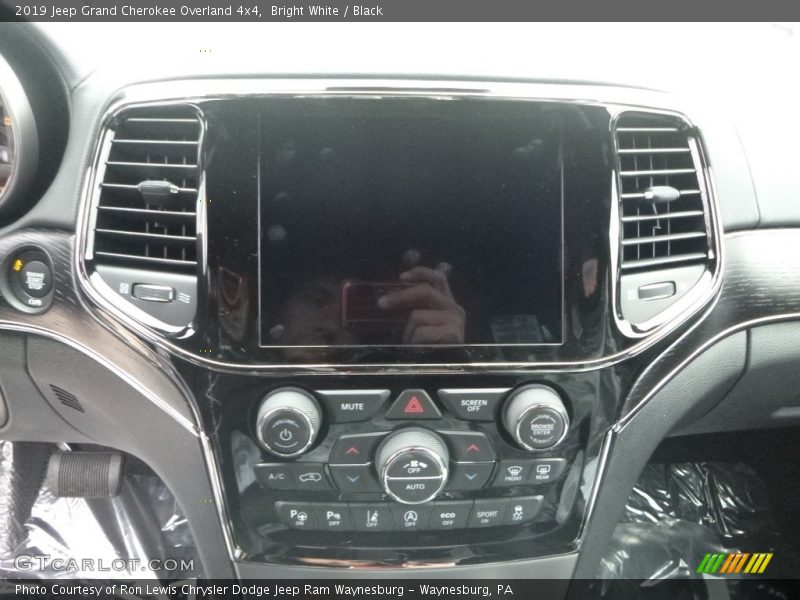 Bright White / Black 2019 Jeep Grand Cherokee Overland 4x4