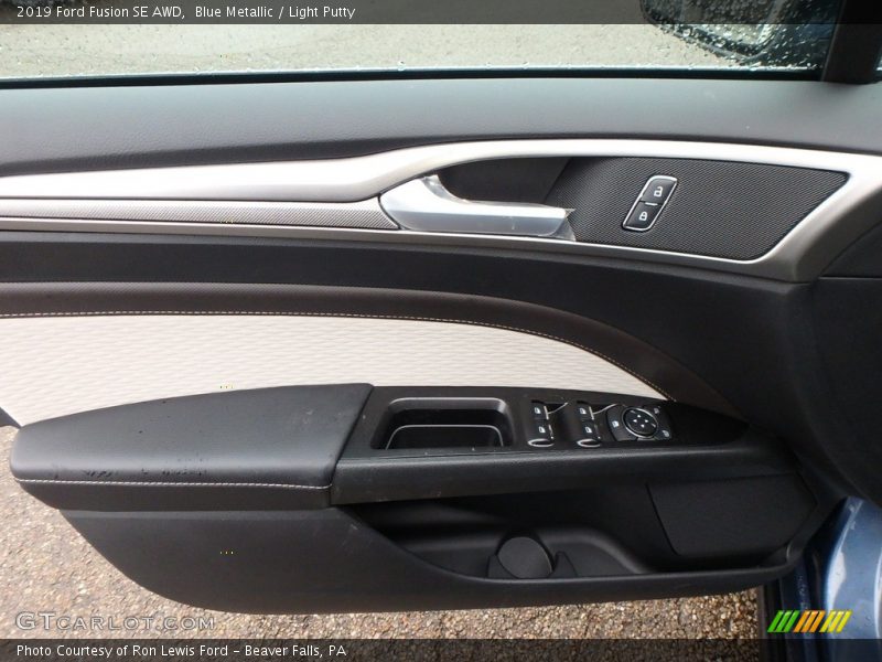 Door Panel of 2019 Fusion SE AWD