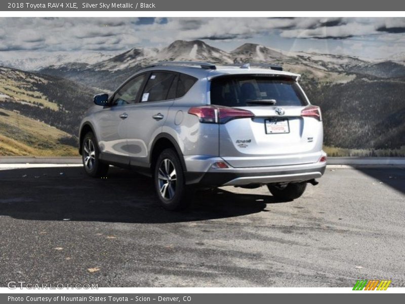 Silver Sky Metallic / Black 2018 Toyota RAV4 XLE