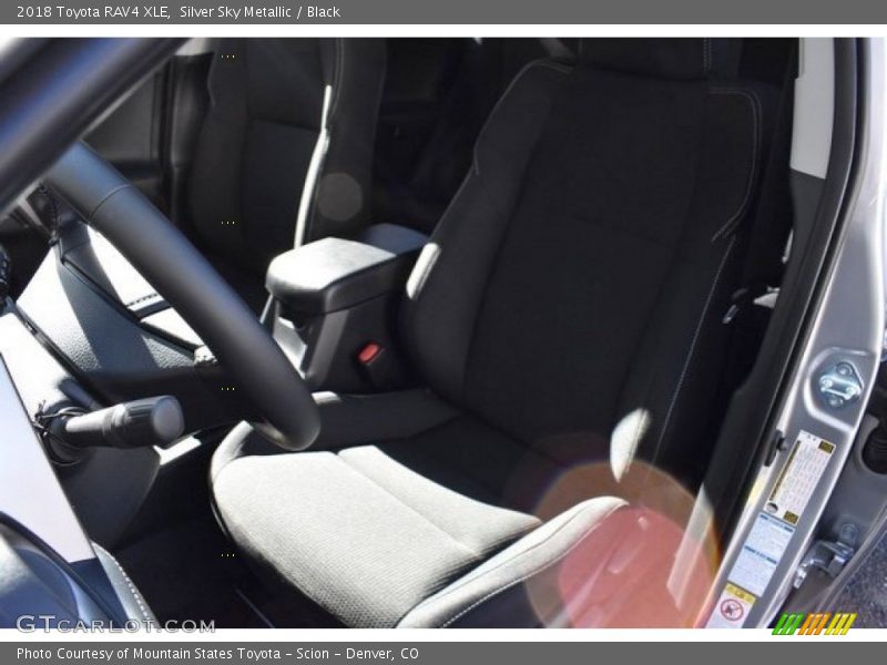 Silver Sky Metallic / Black 2018 Toyota RAV4 XLE