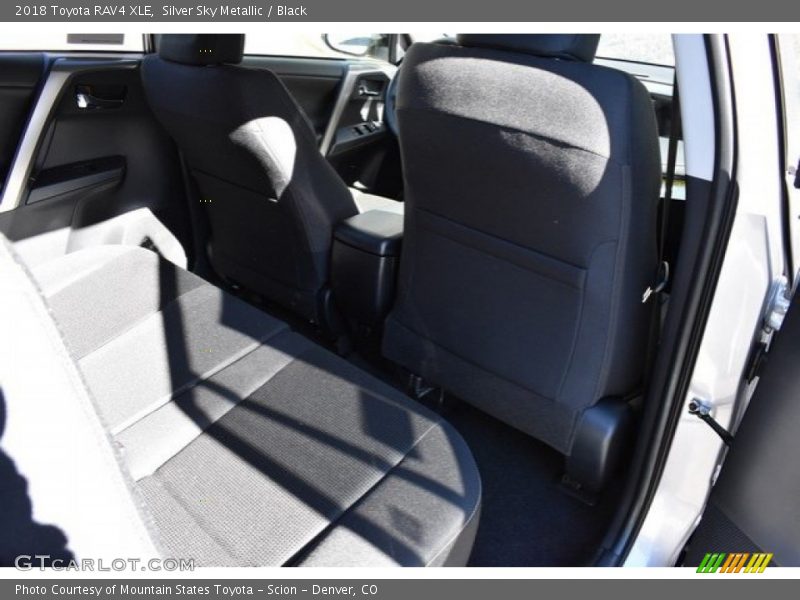 Silver Sky Metallic / Black 2018 Toyota RAV4 XLE