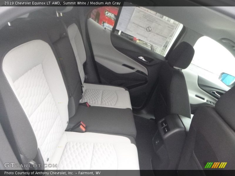 Summit White / Medium Ash Gray 2019 Chevrolet Equinox LT AWD