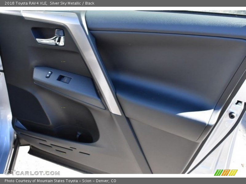 Silver Sky Metallic / Black 2018 Toyota RAV4 XLE