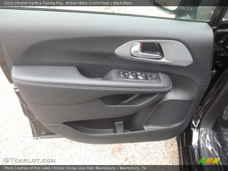 Brilliant Black Crystal Pearl / Black/Black 2019 Chrysler Pacifica Touring Plus
