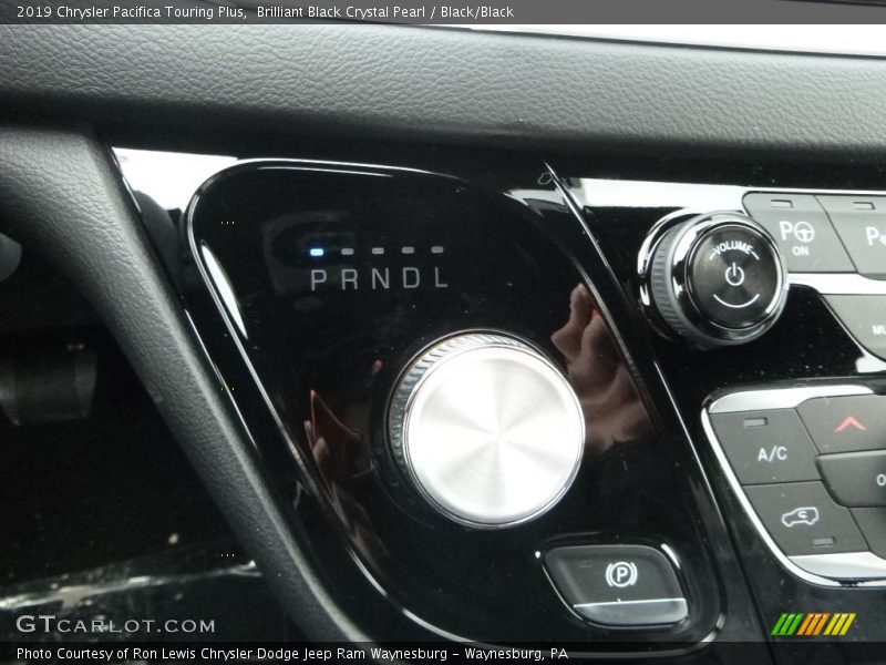 Brilliant Black Crystal Pearl / Black/Black 2019 Chrysler Pacifica Touring Plus