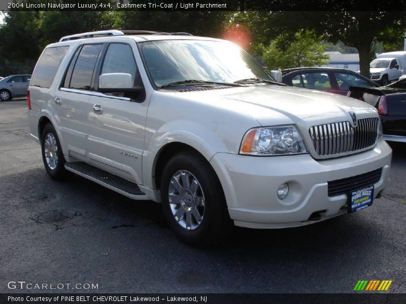 Cashmere Tri-Coat / Light Parchment 2004 Lincoln Navigator Luxury 4x4